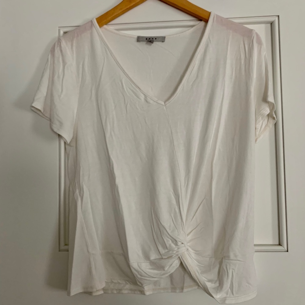 Gaze brand women’s L White Tee with scrunch detail
